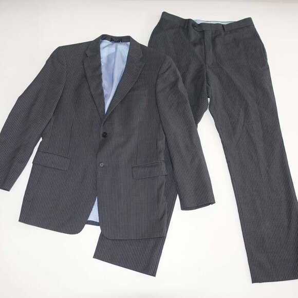 Tommy Hilfiger Men's 2 Button Suit Size 40 Regular 33 x 31.5 Gray 100% Wool 40R